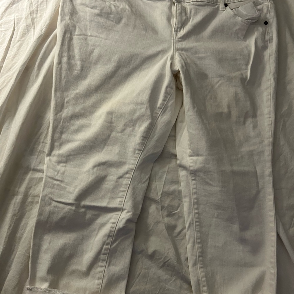 Torrid White jeans size 22